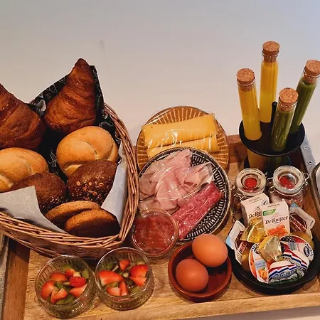 Bed & Breakfast Het Duinhuisje Met Jacuzzi, Gratis Parkeren, 2 Fietsen Te Leen, Airco Zandvoort