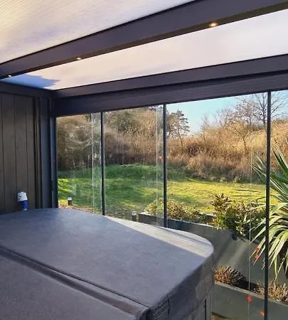 Het Duinhuisje Met Jacuzzi, Gratis Parkeren, 2 Fietsen Te Leen, Airco Zandvoort