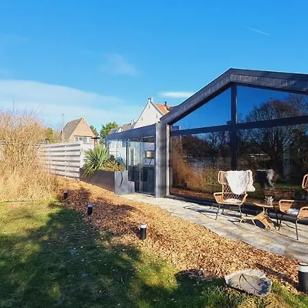 ベッド・アンド・ブレックファスト Het Duinhuisje Met Jacuzzi, Gratis Parkeren, 2 Fietsen Te Leen, Airco 4*